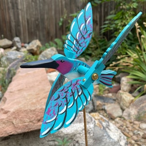 Hummingbird Whirligig (Body 7”L/Wingspan 10”L)