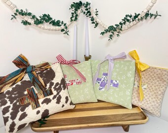 Handmade Quilted Book Sleeve: Cotton Book Protector with Bow