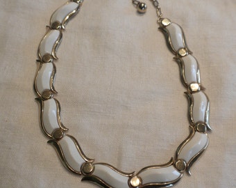 Trifari 1956 Malibu Necklace White Thermoplastic Gold Tone Trifanium