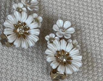 Clip on Earrings White Plastic Flower Clusters Rhinestone Center