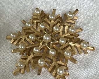 Trifari Faux Pearl Star Snowflake Brooch 2 Layers Gold Tone Metal