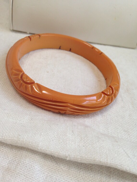 Butterscotch Bakelite Bracelet Carved - image 3