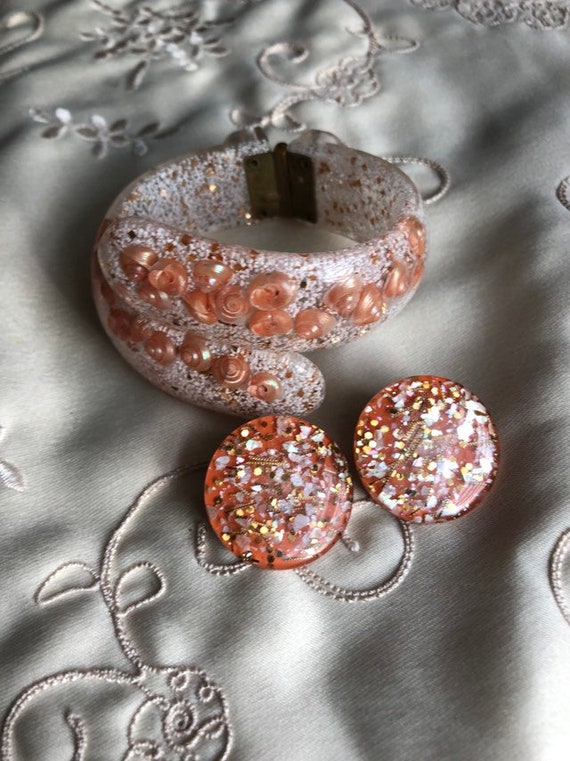 Vintage Orange Seashell White Confetti Gold Glitte