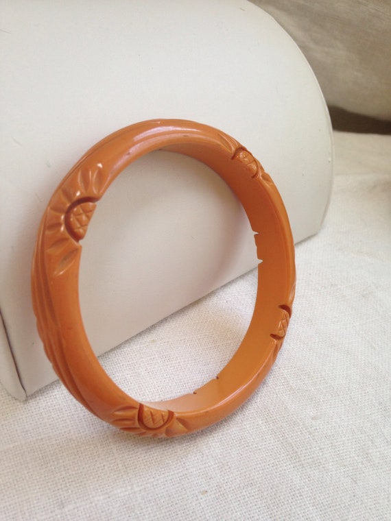 Butterscotch Bakelite Bracelet Carved - image 2