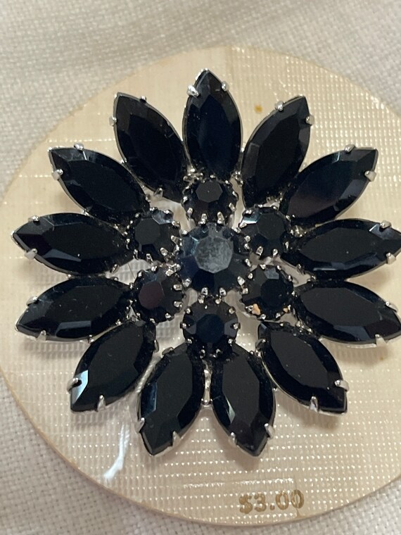 Vintage Black Rhinestone Flower Brooch on Origina… - image 2
