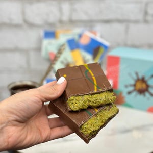 菓子 fix Knafeh 60x200g Can't Get Knafeh of It - FIX Chocolate Bar - Dubai FIX