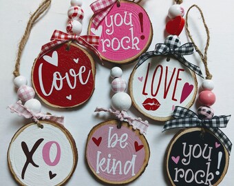 Valentine Love Natural Edge Wood Round Ornament tags.  6 Farmhouse Inspired Valentine Ornaments gift tags