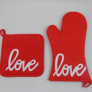 Love is the Special Ingredient Oven Mitt and Pot Holder Set Graceful Works Private Line image 1