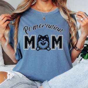 Pomeranian Mom T-Shirt: Unisex Dog Lover Gift