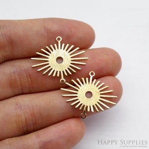 Brass Sun Charms - Textured Sun Shaped Raw Brass Pendant - Earring Findings - Jewellery Supplies - 20.5x24x0.6mm (NZG356)