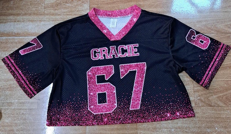 Camiseta corta con purpurina verde azulado personalizada para mujer, con nombre y número de equipo personalizados, camiseta de fútbol brillante para animadoras, atuendo de concierto para mujer imagen 2