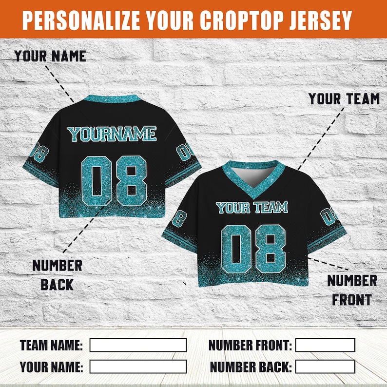 Puede incluir: Camiseta corta negra con detalles de purpurina turquesa. La camiseta presenta el texto "YOURNAME" y el n&uacute;mero "08" en la espalda. La parte delantera de la camiseta tiene el texto "YOUR TEAM" y el n&uacute;mero "08".