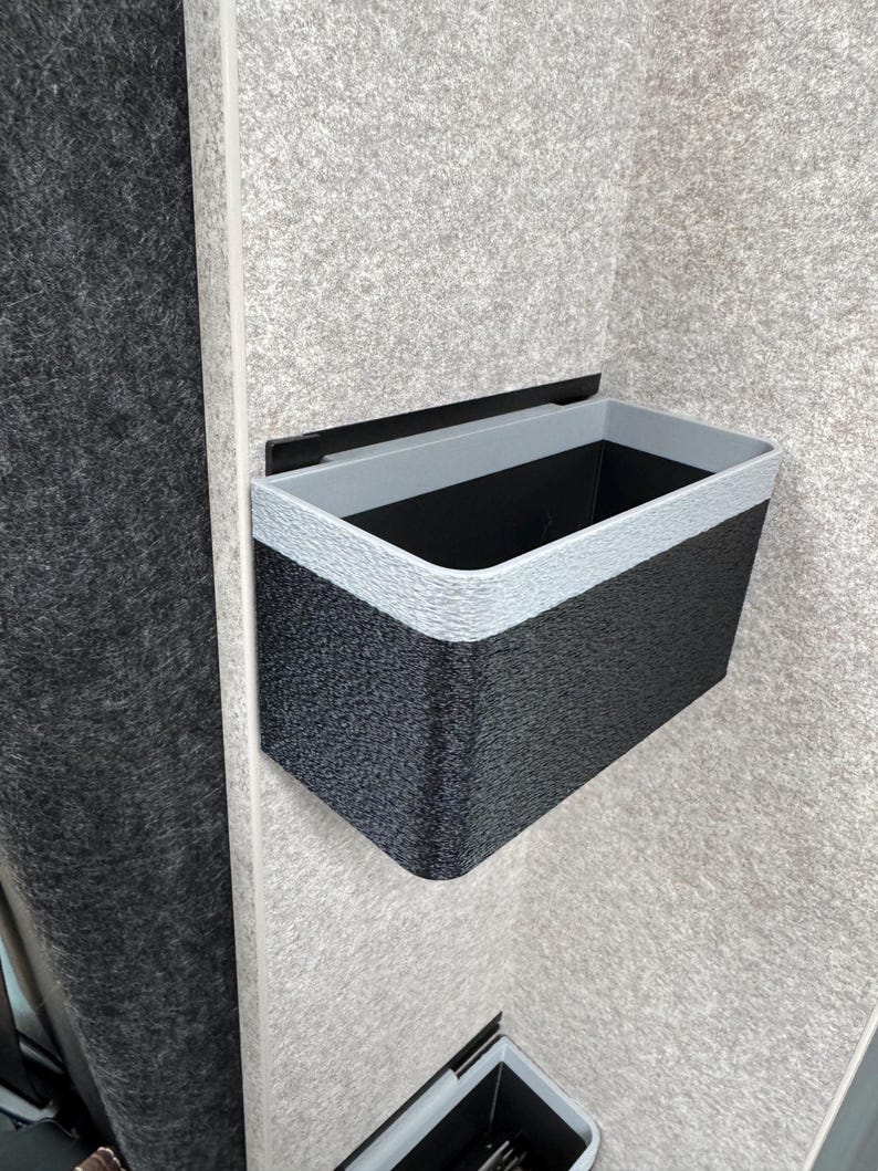 Two-Tone Universal Tray