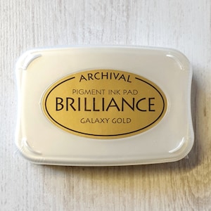 Brilliance Pigment Ink Pad Large in Galaxy Gold - Ink for stamp - Inkpad for Rubber Stamp - Colour Ink Pad - Metallic Ink