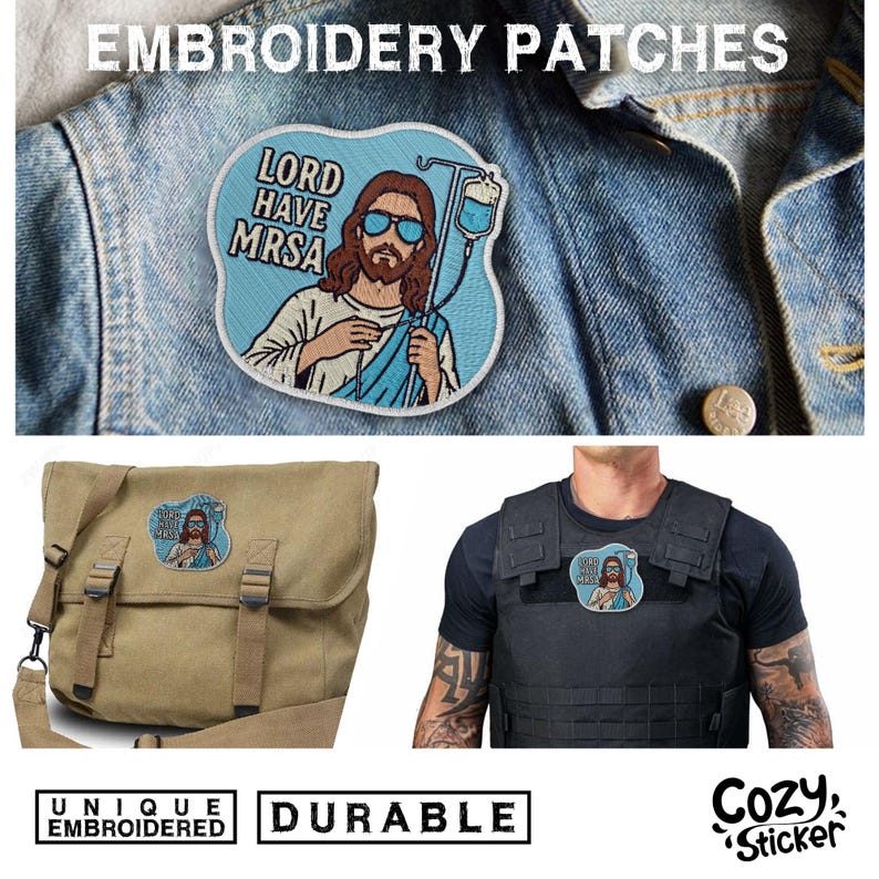 Puede incluir: Parches bordados con un Jes&uacute;s de dibujos animados con gafas de sol y el texto "LORD HAVE MRSA". Los parches se muestran en una chaqueta vaquera, un bolso mensajero y un chaleco t&aacute;ctico. Los parches se describen como &uacute;nicos y duraderos.
