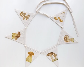 Handgefertigte Wimpelkette mit Wimpelkette im Blockprint-Design