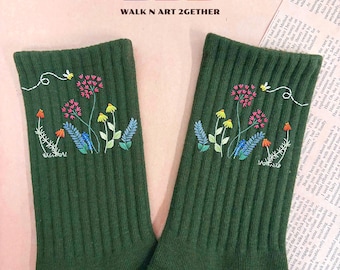 Hand Embroidered Flowers Socks, Wildflowers Socks, Bridemaid Gift Socks, Wedding Receiption Socks, Custom Embroidery Socks, Spring Socks