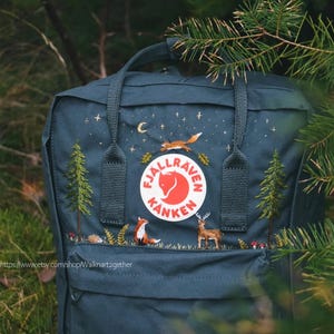 Tier gestickter Jfallraven Kanken, gestickter Fjallraven Kanken, Stickerei auf Kanken, kundenspezifischer Fuchs Kanken Rucksack, Kiefernwald, Rentier