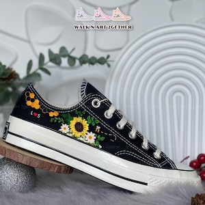Sunflowers Converse, Custom Sunflowers Hand Embroidery, Embroidered Sunflowers Low Tops, Custom Converse Chuck Taylor, Embroidered Flowers