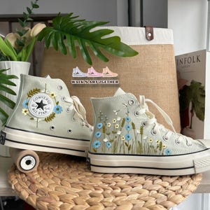 Flowers Embroidered Converse, Hand Embroidery Converse High Tops, Custom Floral Converse for Bride, Birthday Gift for Her, Daisy Cornflowers