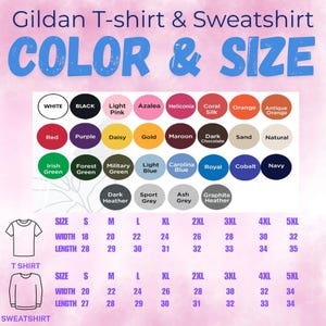 Op de afbeelding: Een tabel met kleuren en maten van Gildan T-shirts en sweatshirts. Kleuren zijn onder meer wit, zwart en diverse tinten roze, rood, groen, blauw en grijs. Maten vari&euml;ren van S tot 5XL, met afmetingen in cm.