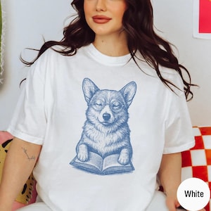 Corgi Reading, Corgi, Vintage Dog Shirt, Reading Dog, Funny Dog TShirt, Corgi Mom, Corgi Dad, Retro T-Shirt, Funny Dog Shirt, dogful dogmom