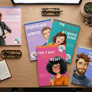 Pu&ograve; includere: Cinque quaderni di esercizi con copertina flessibile intitolati The Imposter Syndrome Workbook, Workplace Boundaries Scripts, The Overthinking at Work Guide, The 7 Day Workplace Anxiety Reset e The Difficult Manager's Toolkit, con personaggi illustrati.