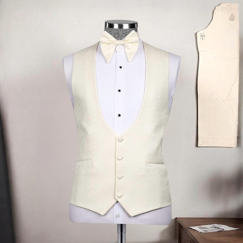 Cream Men's Tuxedo Three Piece, Peak Lapel Wedding Men’s Tuxedo Set, Luxury Men’s Suit, Special Event Tuxedo, Prom Suits, Groomsmen Suits, image 4
