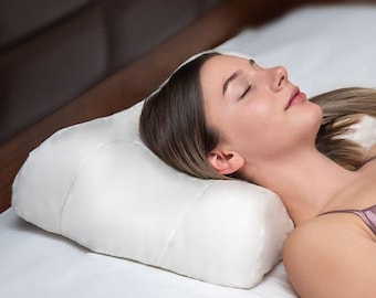 横向き寝用ビューティースリープピロー – しわになりにくい低反発フォーム整形外科用ネックサポートピロー、肌に優しいコットンカバーで圧力を軽減