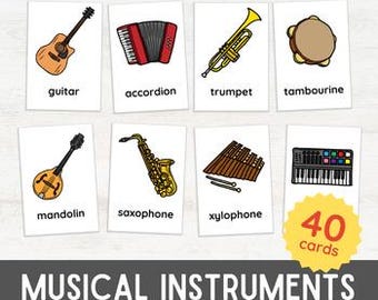 Può includere: Set di 8 flashcard con illustrazioni di strumenti musicali, tra cui una chitarra, una fisarmonica, una tromba, un tamburello, un mandolino, un sassofono, uno xilofono e una tastiera. Ogni carta ha il nome dello strumento stampato sotto l'illustrazione. Le carte sono bianche con contorni neri e illustrazioni colorate.