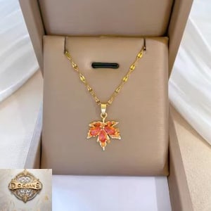 Ahornblatt Anhänger Halskette - Vergoldet, 50 cm Kette, Elegantes Natur-inspiriertes Design