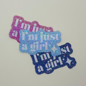 Waterdichte I'm Just a Girl-sticker: heel schattig, heel ingetogen, popcultuur, schattige sticker, trendy (ongeveer 2,1 x 1,3 inch)