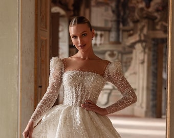 Vagzalli Princess Wedding Dress, Regal Ball Gown Bridal Dress, Sparkly Royal-Inspired Gown, Elegant and Timeless Wedding Dress, Luxury