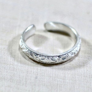 Silver Toe Ring With Decorative Southwestern Pattern in Solid 925 ...
