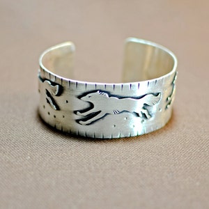 Sterling silver running wolves bracelet featuring artisian handcrafted wolves on wide silver cuff solid 925 BR065 image 3