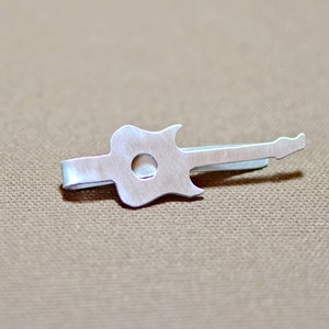 Guitar tie clip handmade in aluminum to rock out personalized engraving and hand stamping - Tie Bar TB756