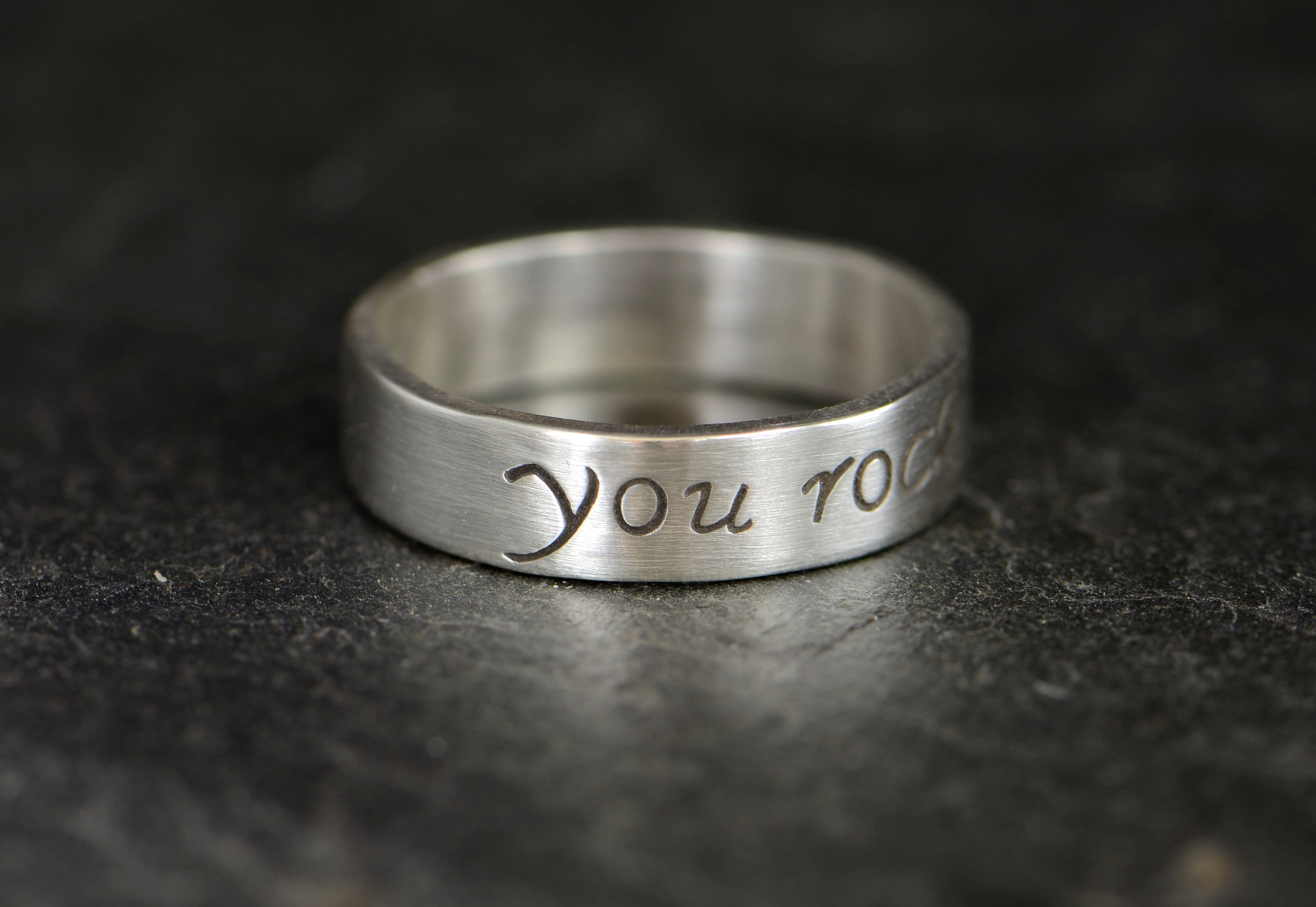 Bague Argentée Réglable Merry Christmas - Pour Adulte, Diamètre 25 Mm, Largeur 5 Mm - Neuf Sans Emballage