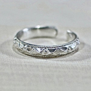 Silver Toe Ring with Decorative Southwestern Pattern in solid 925 Sterling Silver TR252 image 2