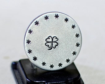 Lucky golf marker with clover leaf handmade and ready to personalize in aluminum - GM601