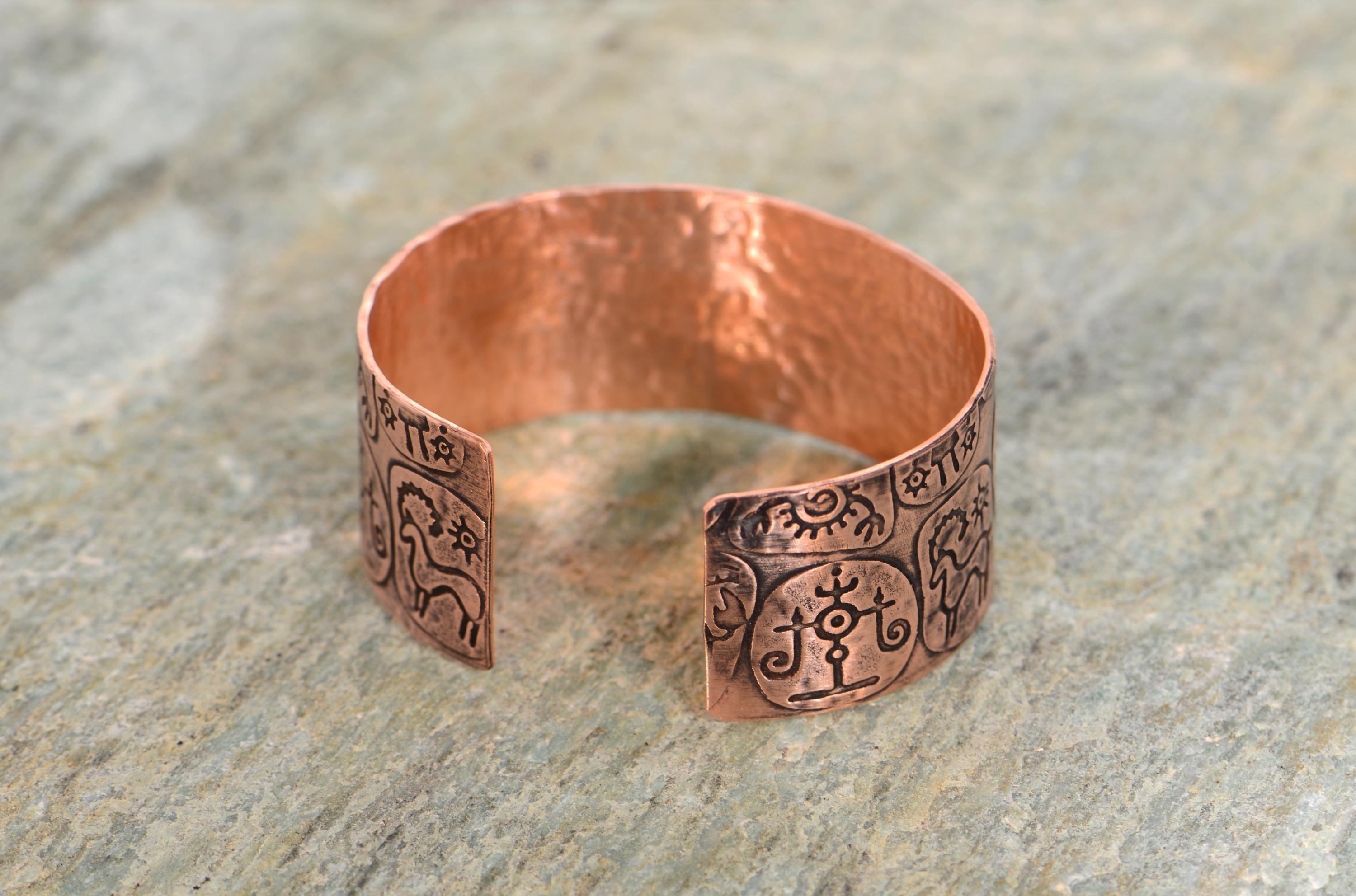 Groen koperen armband met Carneool edelsteen en glaskralen - Amie Sieraden