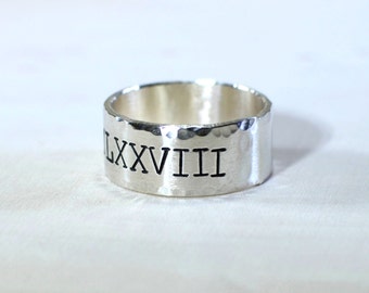 Roman numeral sterling silver ring with hammered borders and brushed finish - solid925 RG605