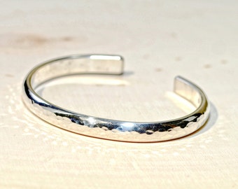 Sterling silver half round cuff bracelet with hammered texture and mirror finish - Solid 925 BR162