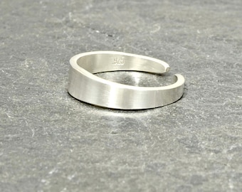 Sterling Silver Artisan Tapered Toe Ring - TR550