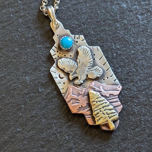 Collar con colgante de águila de turquesa y metal mixto, joyería del suroeste