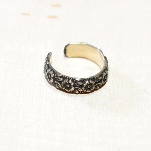 Sterling Silver Toe Ring With Patina Enhance Floral Design - Solid 925 ...