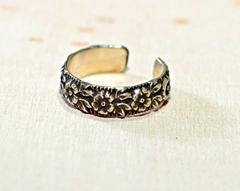 Sterling Silver Toe Ring with Patina Enhance Floral Design - Solid 925 TR612