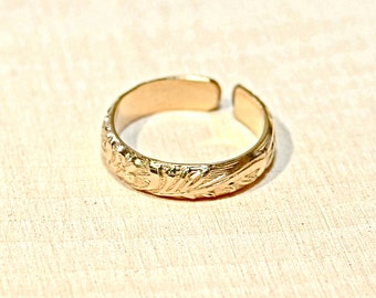 Gold Filled Leaf Toe Ring: Adjustable Organic Design