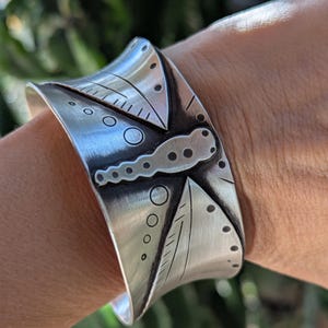 Sterling Silver Dragonfly Cuff Bracelet with Anticlastic Shape and Iridescent Patina - solid 925 BR060