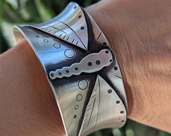 Sterling Silver Dragonfly Cuff Bracelet with Anticlastic Shape and Iridescent Patina - solid 925 BR060