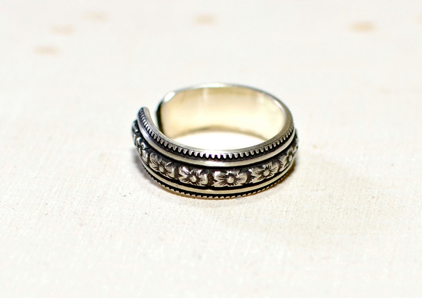 Sterling Silver Toe Ring With Hibiscus Flower Pattern and Antiqued ...